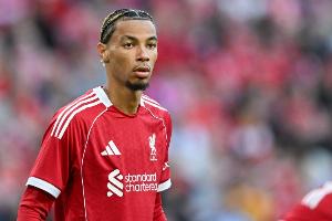 英超首秀贡献传射,埃基蒂克是利物浦队史第二人&第一是努涅斯